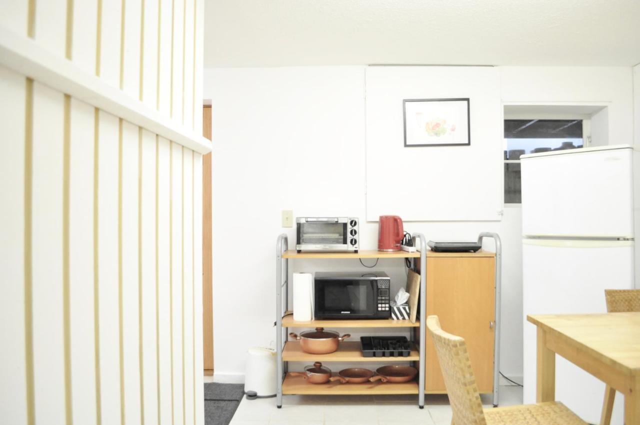 Spacious 2 Bedroom Private Basement Suite In Lynn Canyon North Vancouver Esterno foto